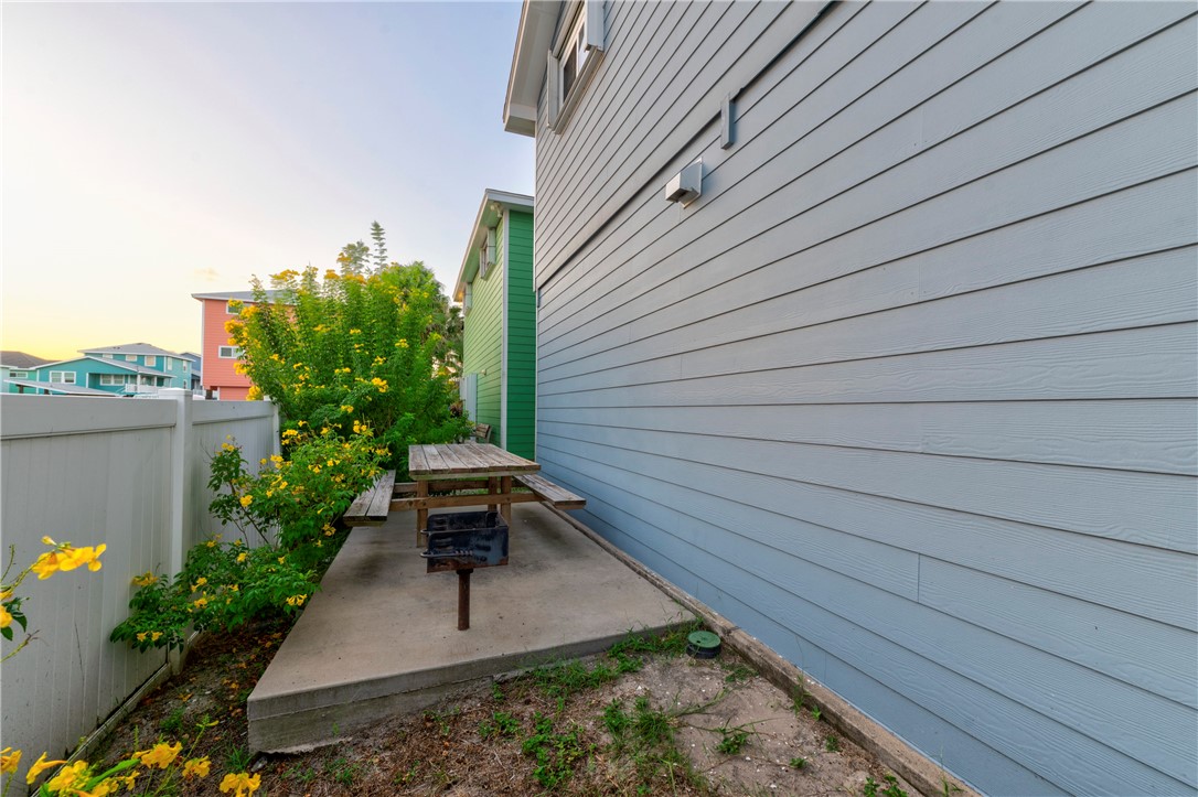 419 Spencers Landing Property Photo 28