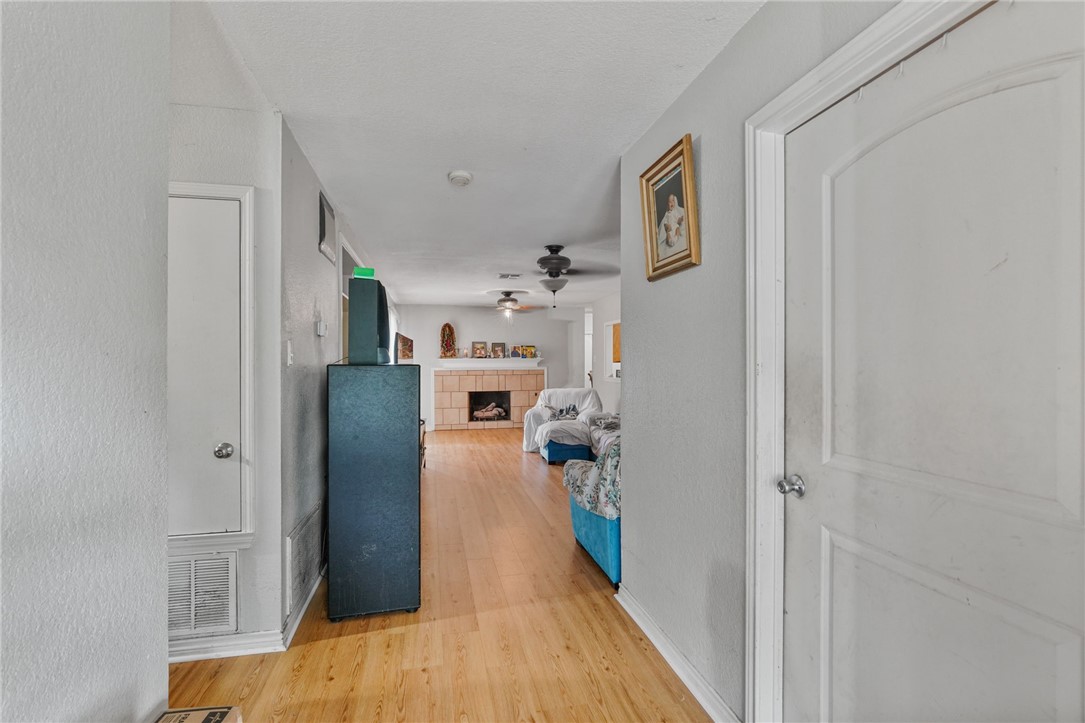 801 Pyramid Dr Property Photo 3