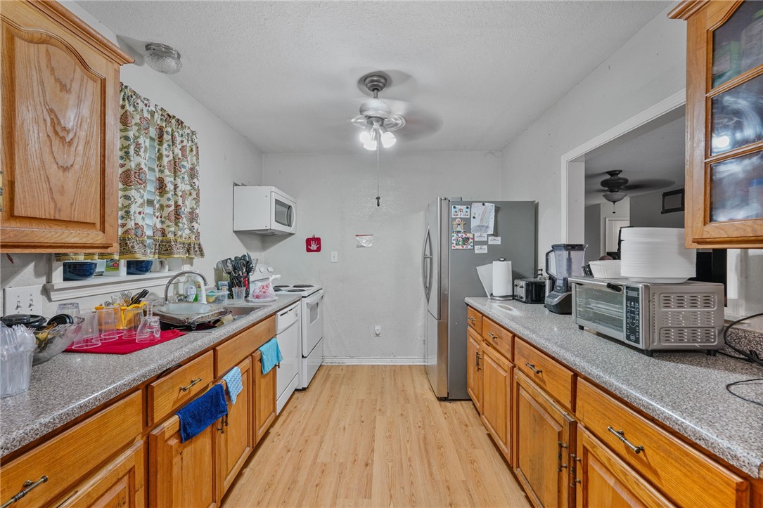 801 Pyramid Dr Property Photo 6