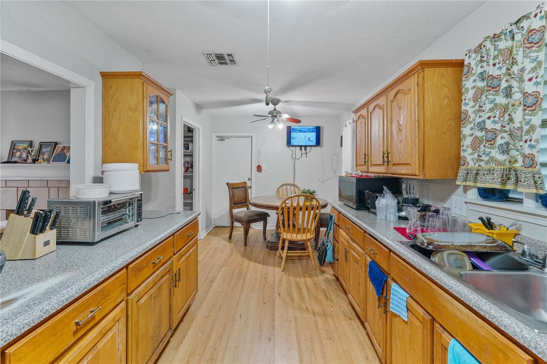 801 Pyramid Dr Property Photo 7