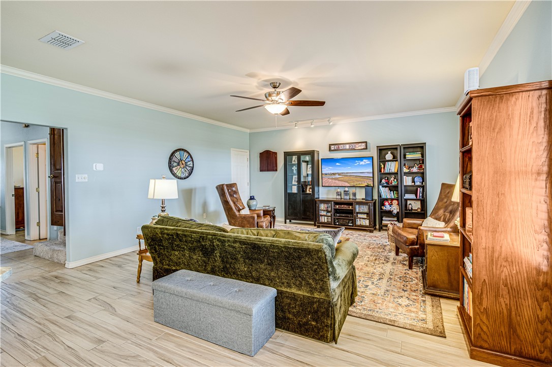 20 Southpointe Circ Property Photo 24