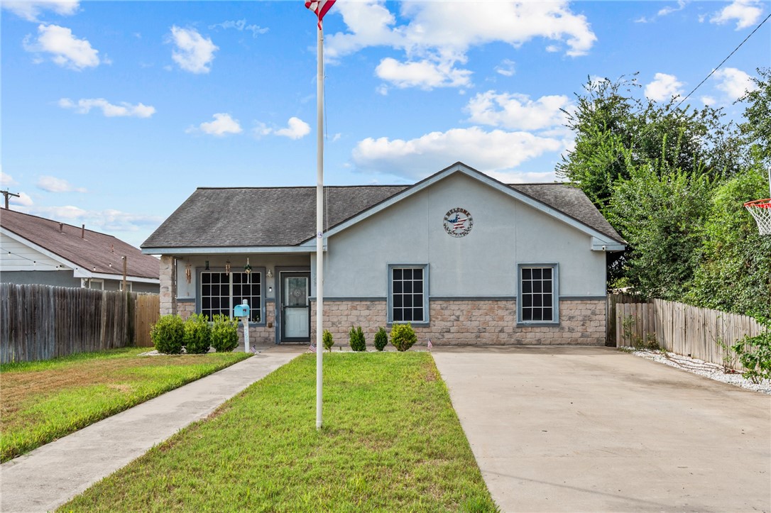 758 Gibson Dr Property Photo 2