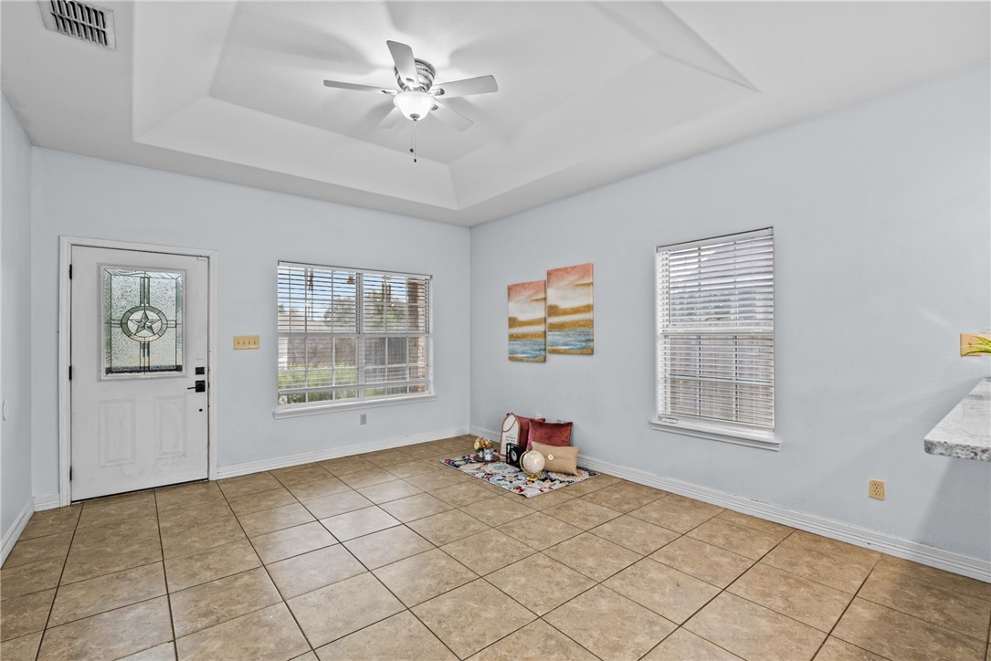 758 Gibson Dr Property Photo 5