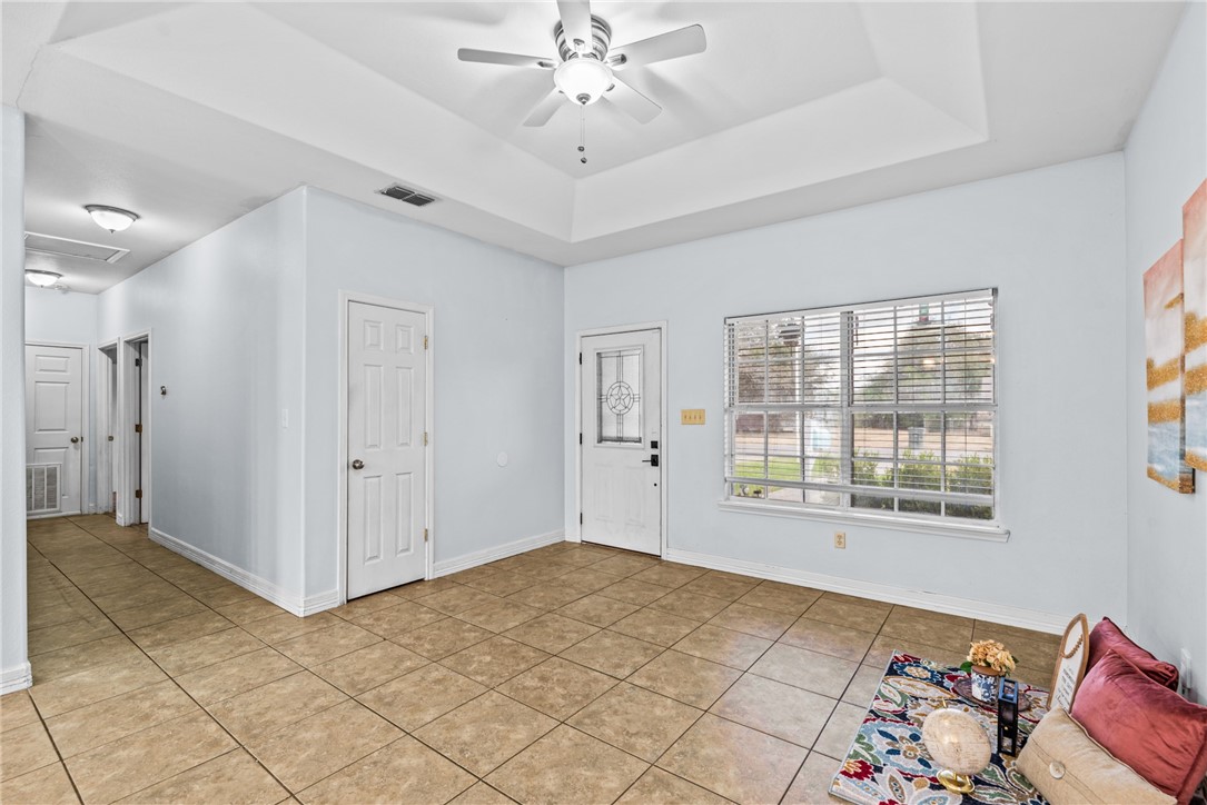 758 Gibson Dr Property Photo 7