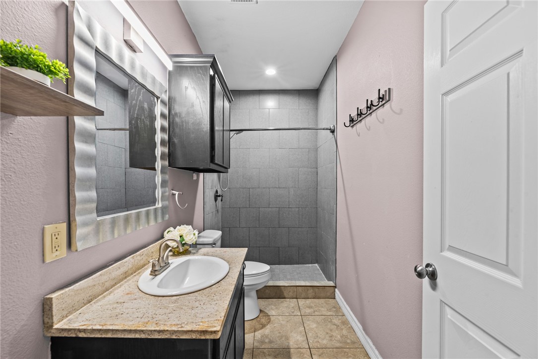 758 Gibson Dr Property Photo 16