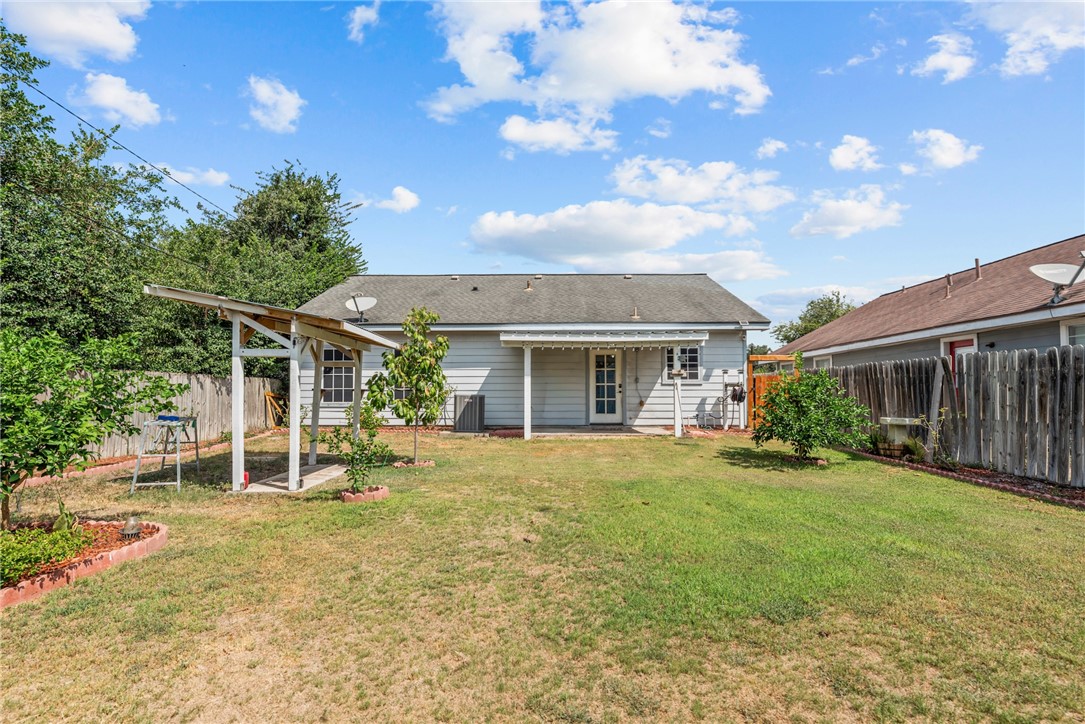 758 Gibson Dr Property Photo 24