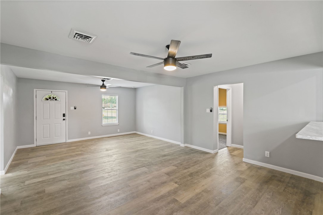 3702 Harris Dr Property Photo 3