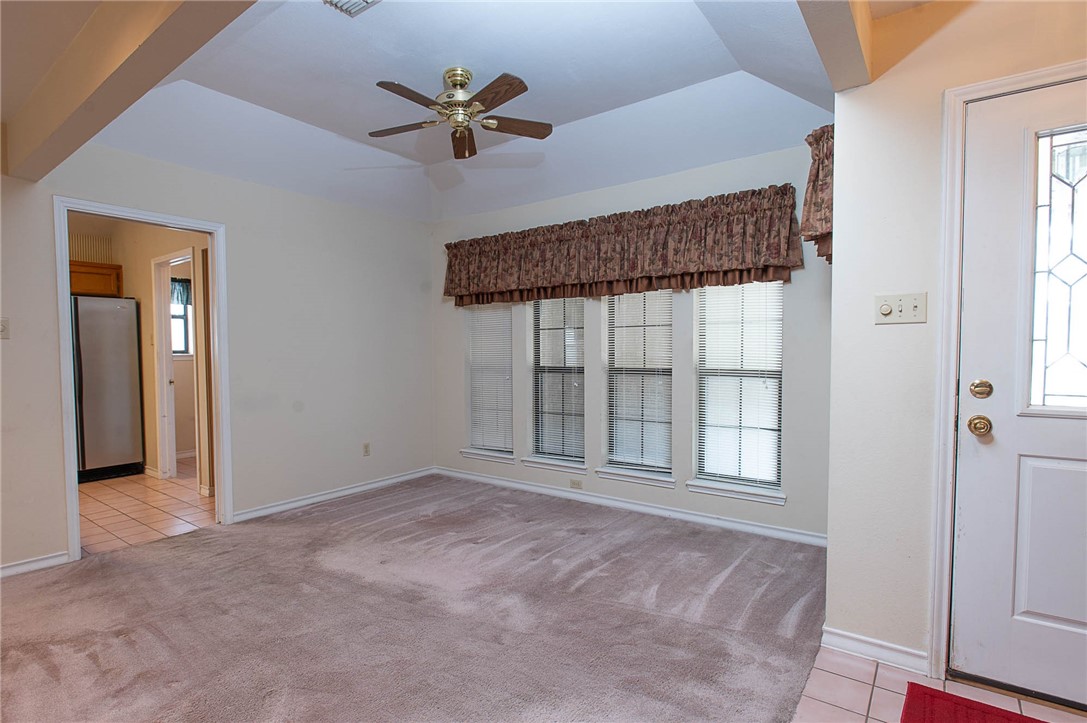 7029 Sun Wood Dr Property Photo 11