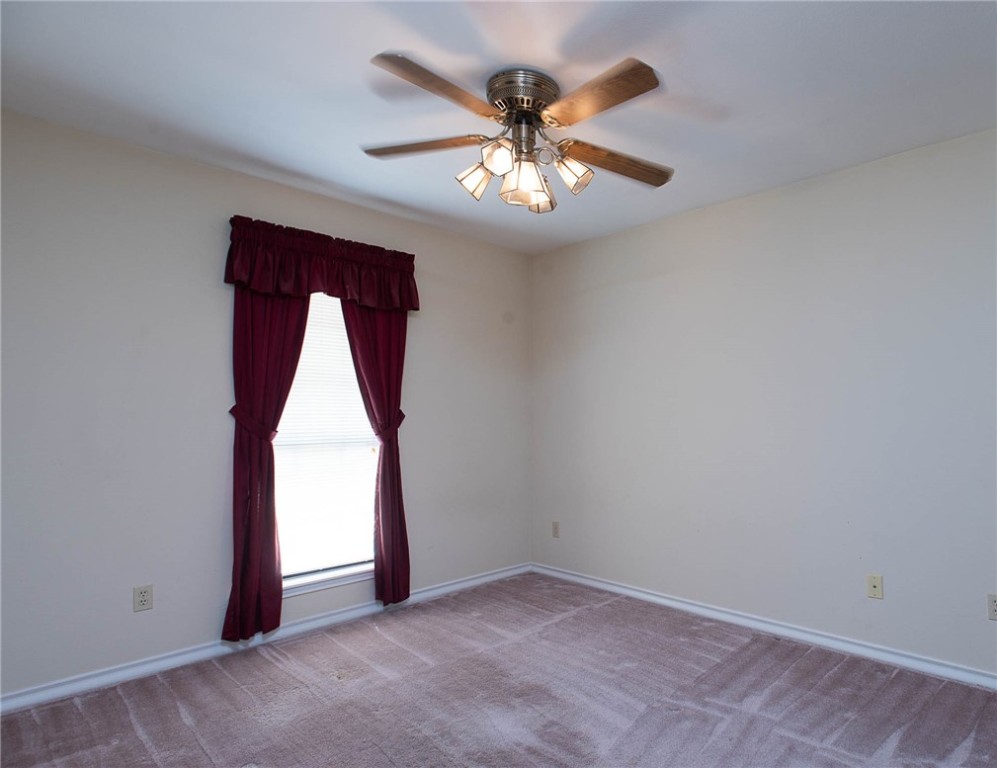 7029 Sun Wood Dr Property Photo 22