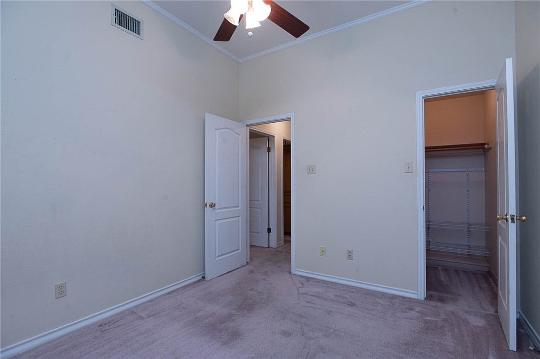 7029 Sun Wood Dr Property Photo 24