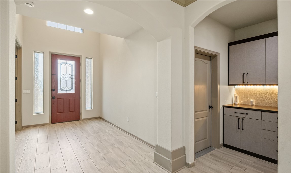 3102 N Oso Pkwy Property Photo 3