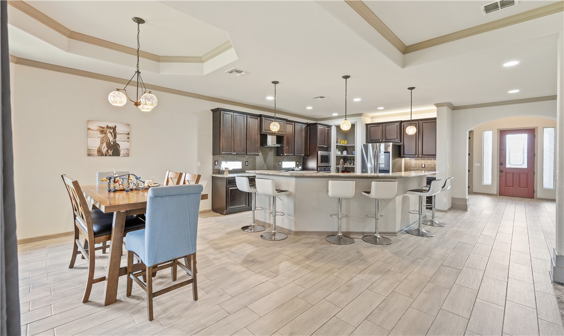 3102 N Oso Pkwy Property Photo 5