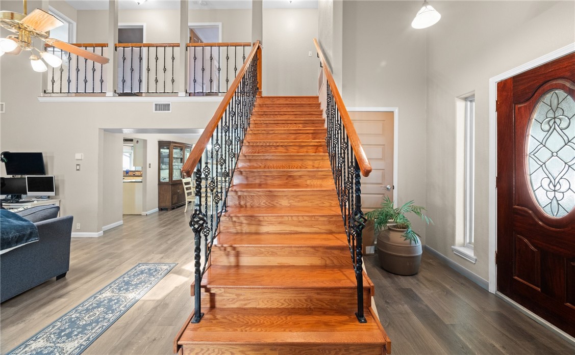 5337 Inverness Dr Property Photo 3