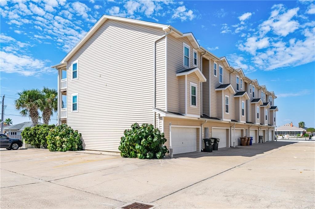 14202 Encantada Ave 106 Property Photo 27