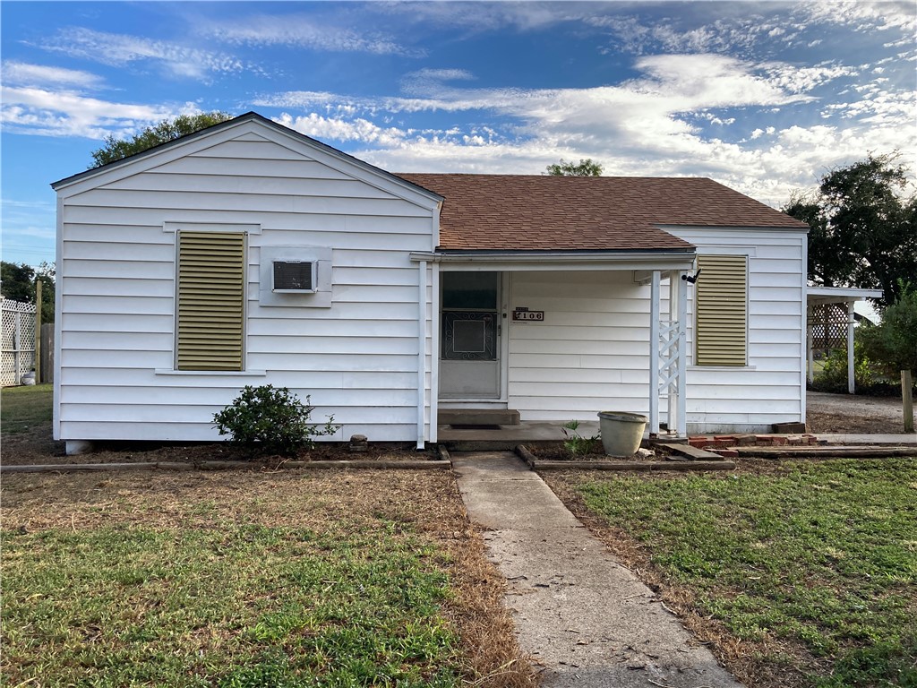 106 W 6th St Property Photo 1