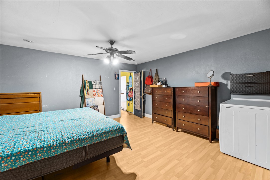 310 E 2nd St Property Photo 8