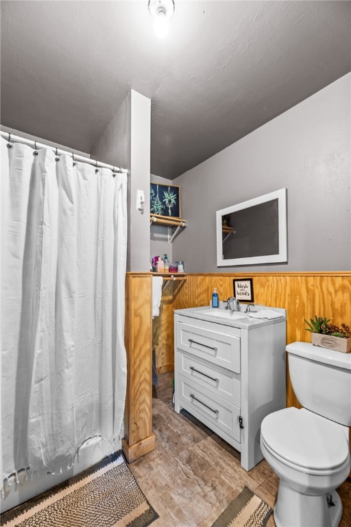 310 E 2nd St Property Photo 9