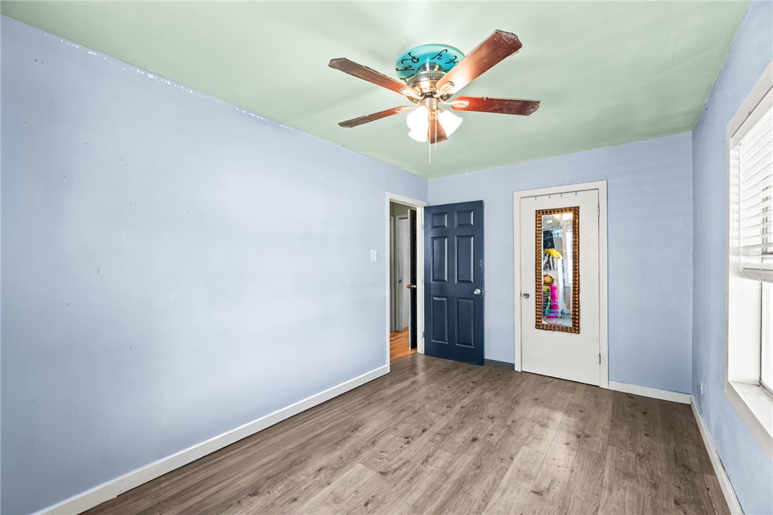 310 E 2nd St Property Photo 10