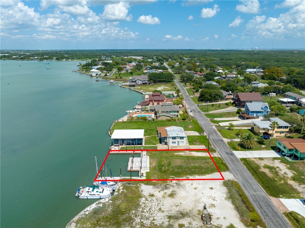 469 Woodhaven Property Photo 4