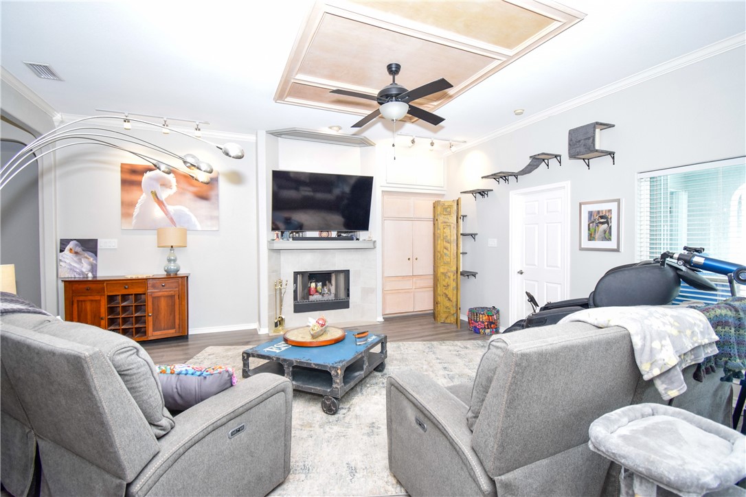 13850 Eaglesnest Bay Dr Property Photo 6