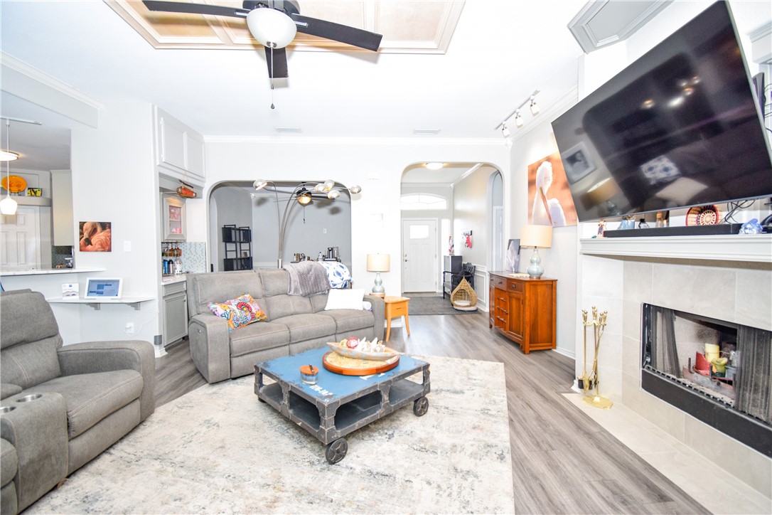 13850 Eaglesnest Bay Dr Property Photo 7