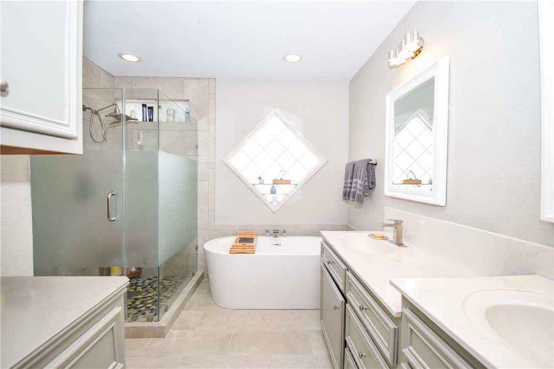 13850 Eaglesnest Bay Dr Property Photo 16