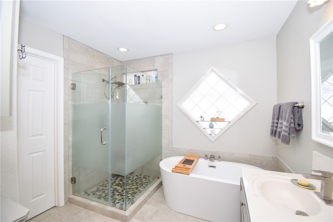 13850 Eaglesnest Bay Dr Property Photo 17