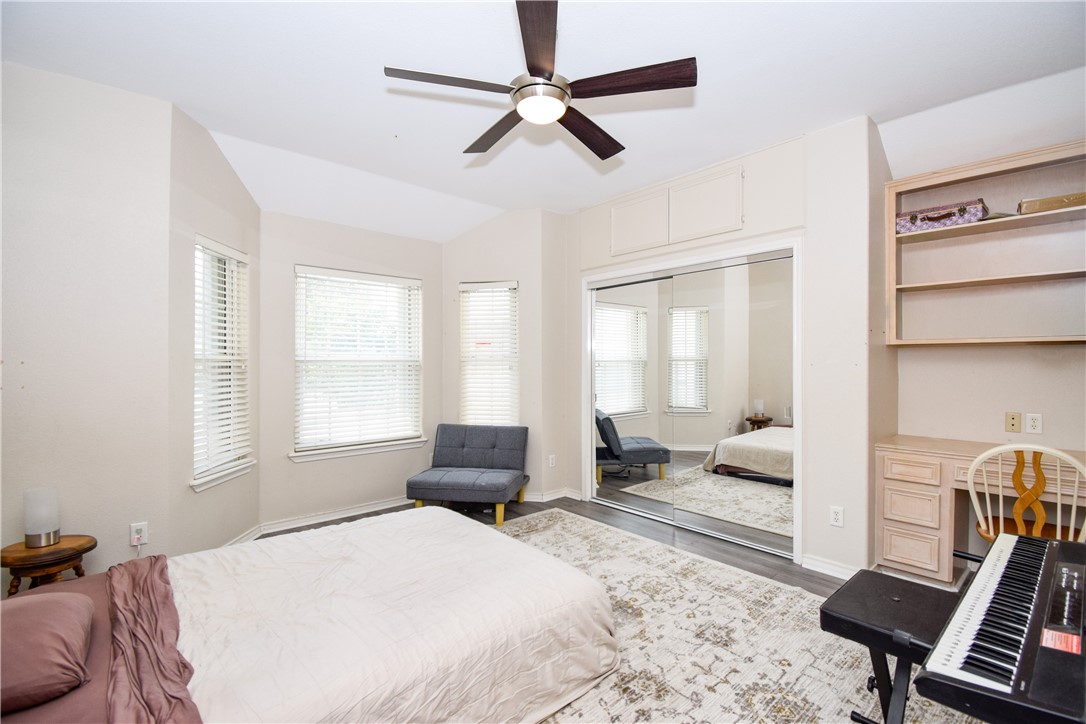 13850 Eaglesnest Bay Dr Property Photo 18