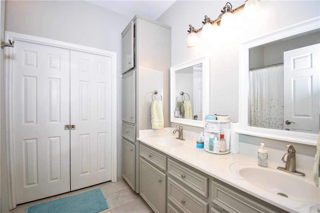 13850 Eaglesnest Bay Dr Property Photo 20