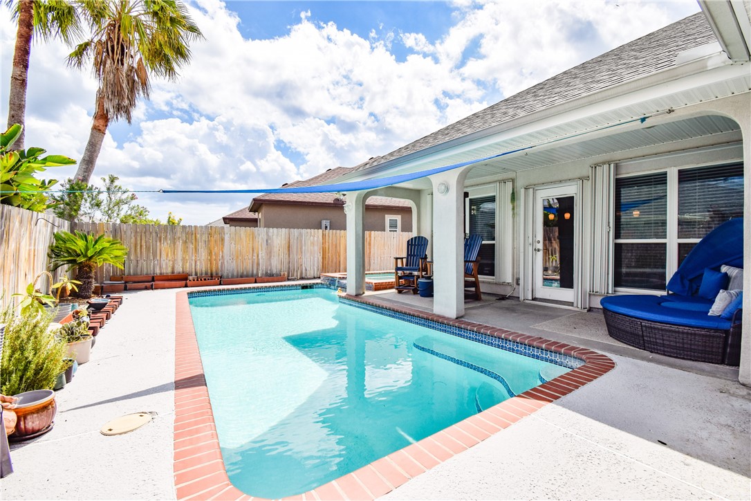 13850 Eaglesnest Bay Dr Property Photo 28