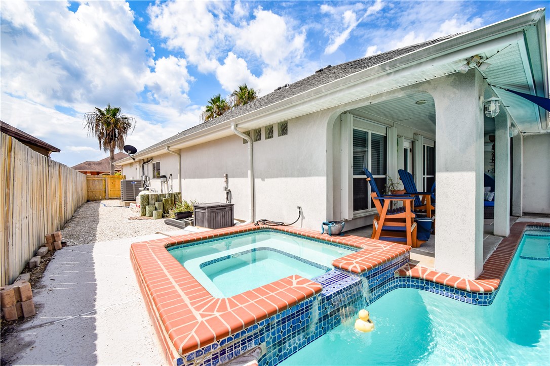 13850 Eaglesnest Bay Dr Property Photo 31