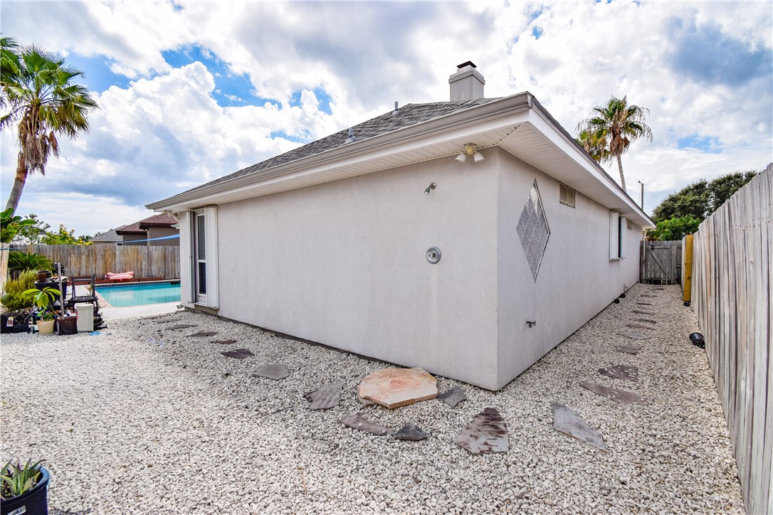 13850 Eaglesnest Bay Dr Property Photo 32