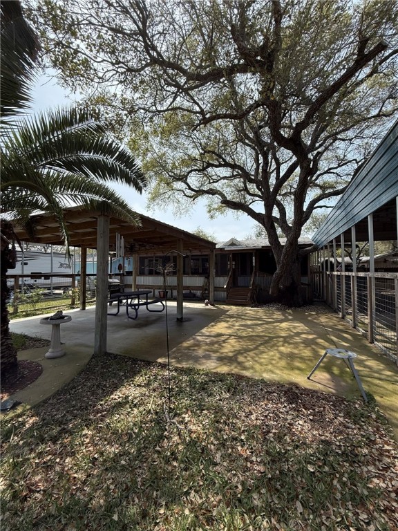 216 S Lake Dr Property Photo 2