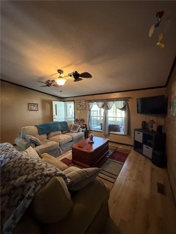 216 S Lake Dr Property Photo 5