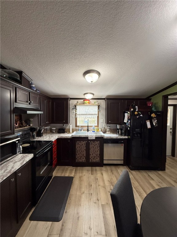 216 S Lake Dr Property Photo 9