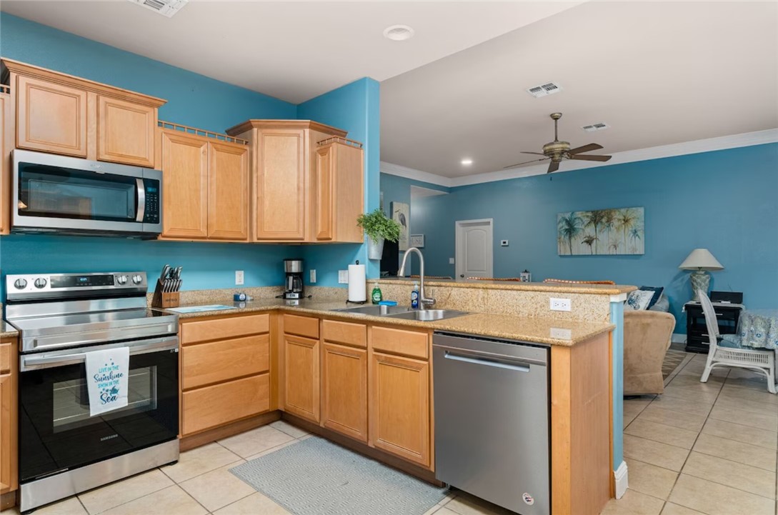 621 Sandy Lane Property Photo 6