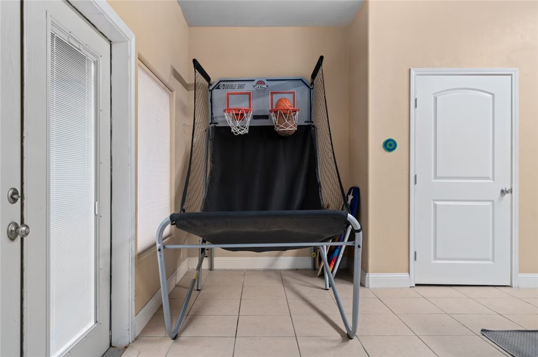 621 Sandy Lane Property Photo 18