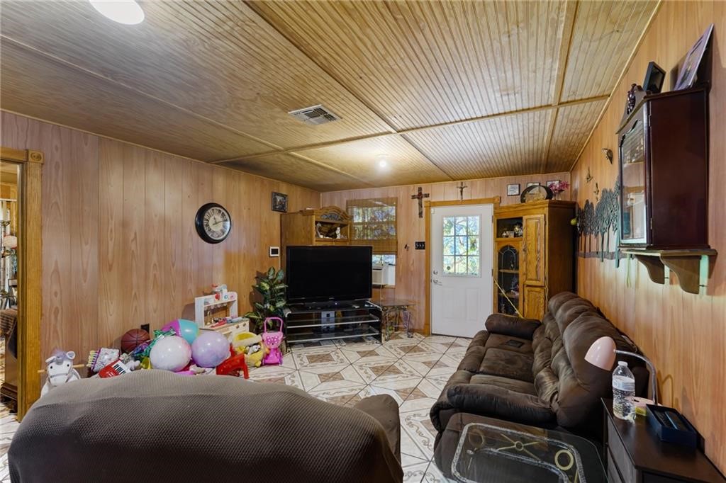 161 County Rd 300 Property Photo 8