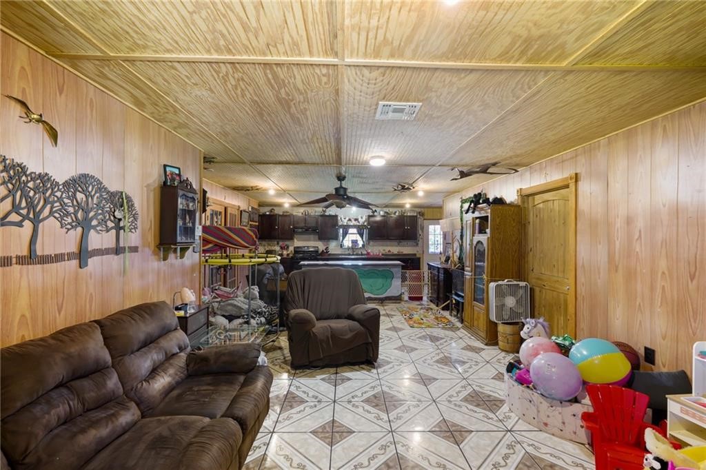 161 County Rd 300 Property Photo 9