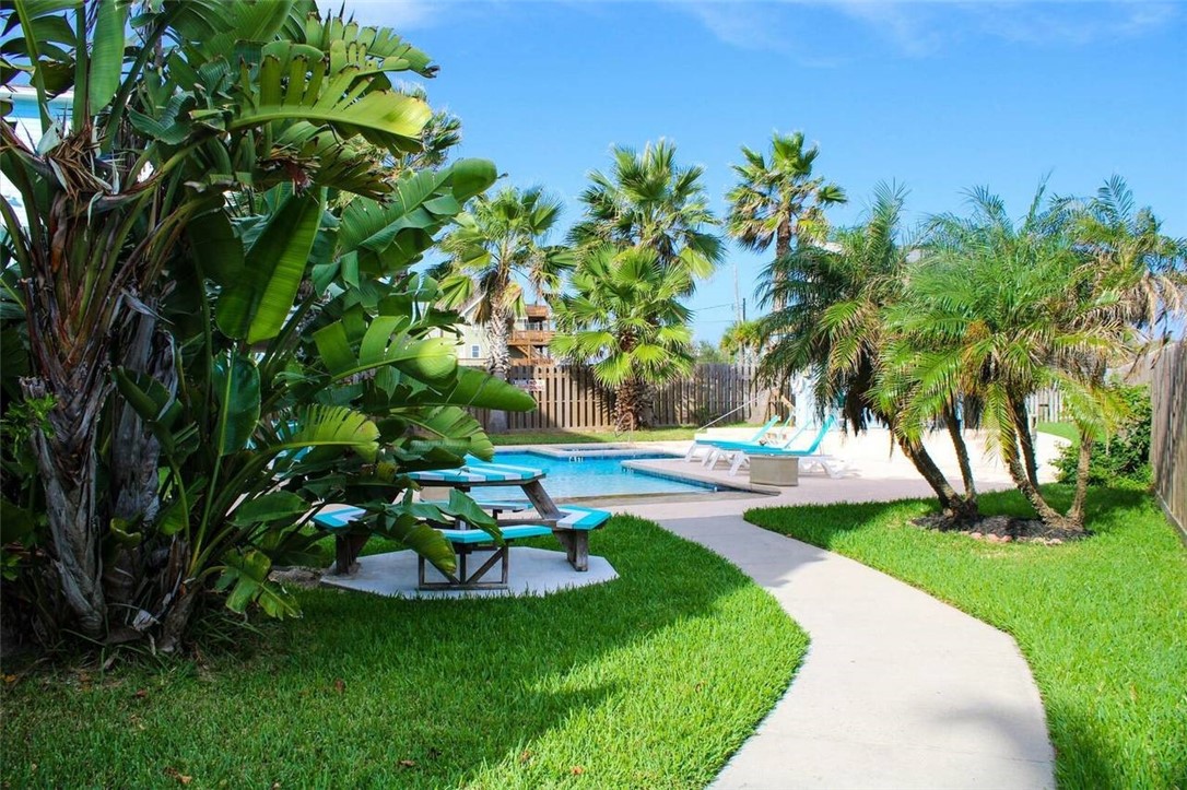 407 Beach Ave 123 Property Photo 4