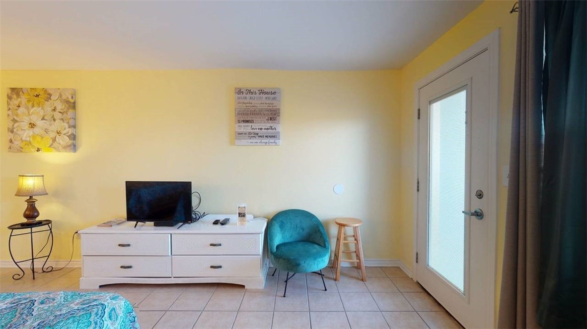 407 Beach Ave 123 Property Photo 11