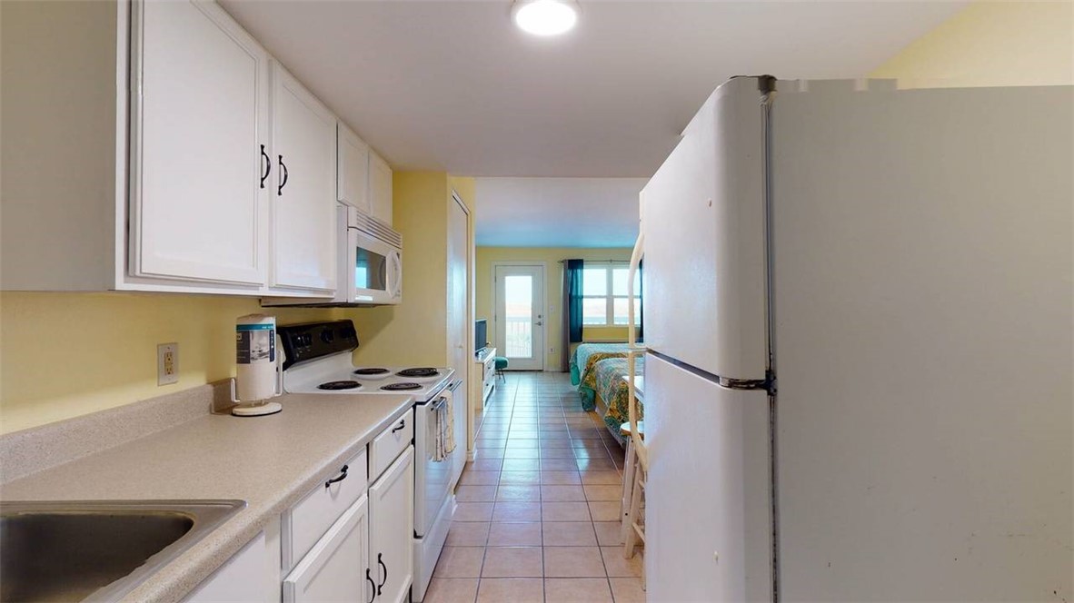 407 Beach Ave 123 Property Photo 12