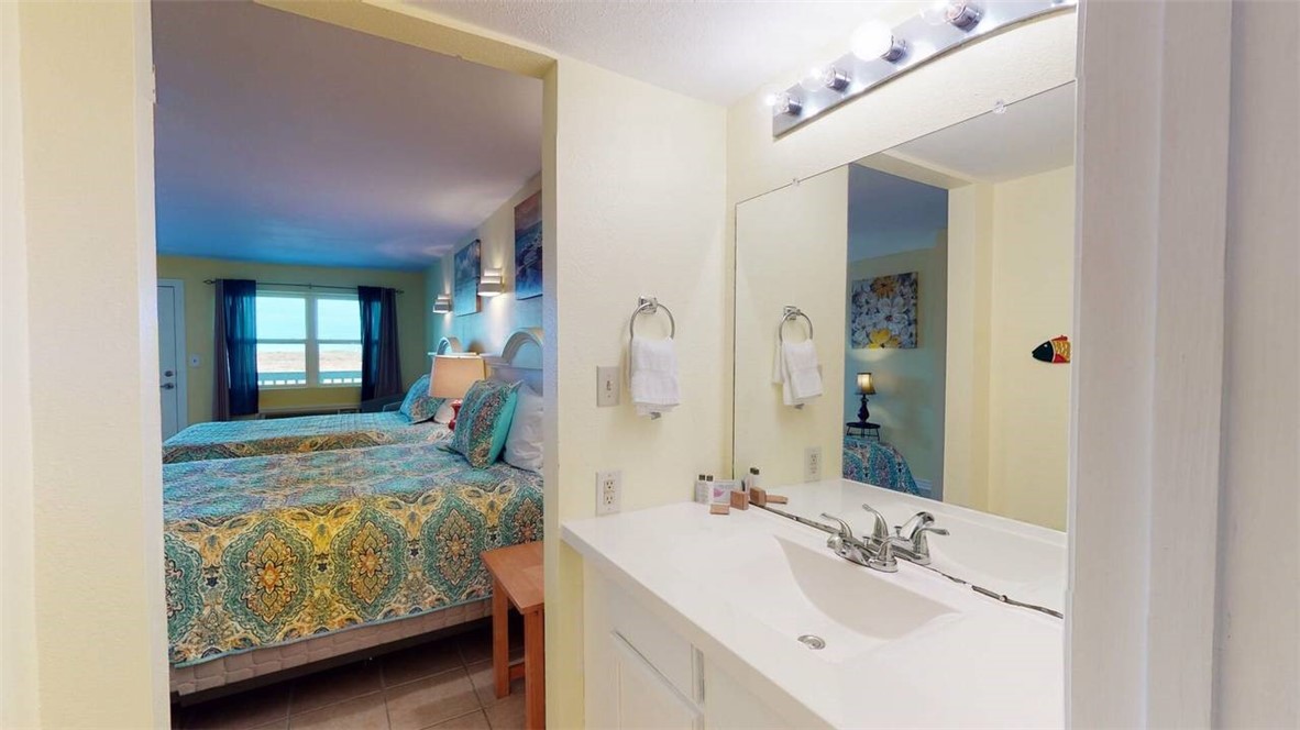 407 Beach Ave 123 Property Photo 16