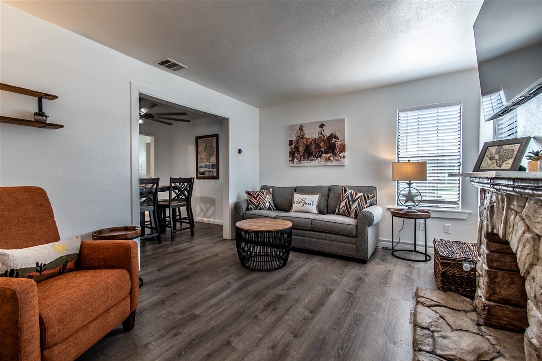 4321 Harry St Property Photo 3