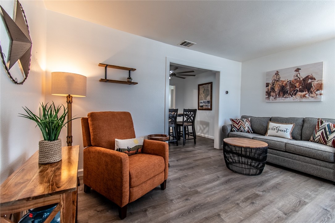 4321 Harry St Property Photo 4