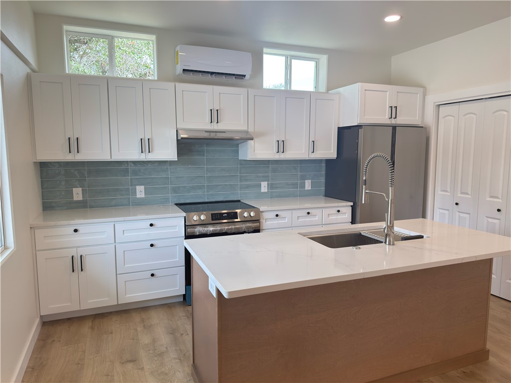 18 Poolside Circ Property Photo 3