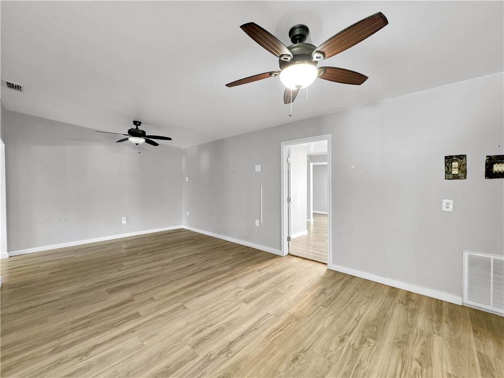 3917 Pyle Dr Property Photo 5