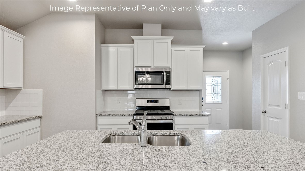 1122 Thames Chase Dr Property Photo 3