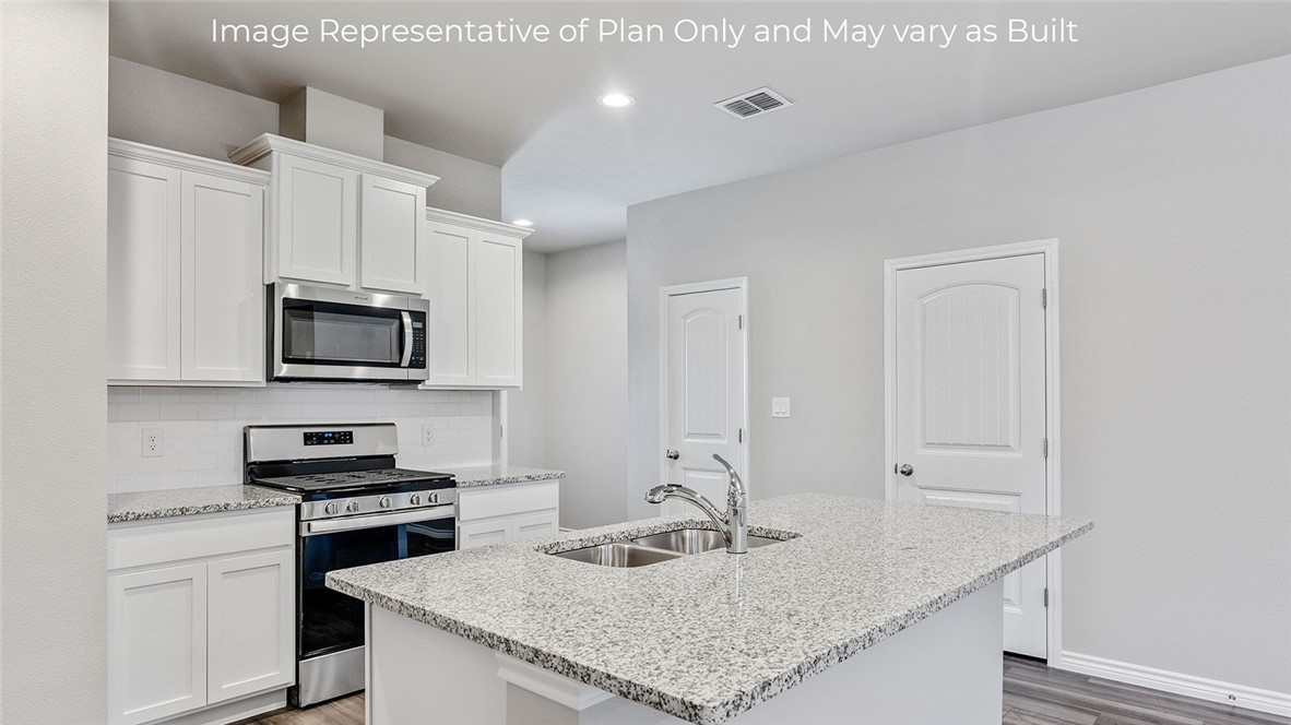 1122 Thames Chase Dr Property Photo 4