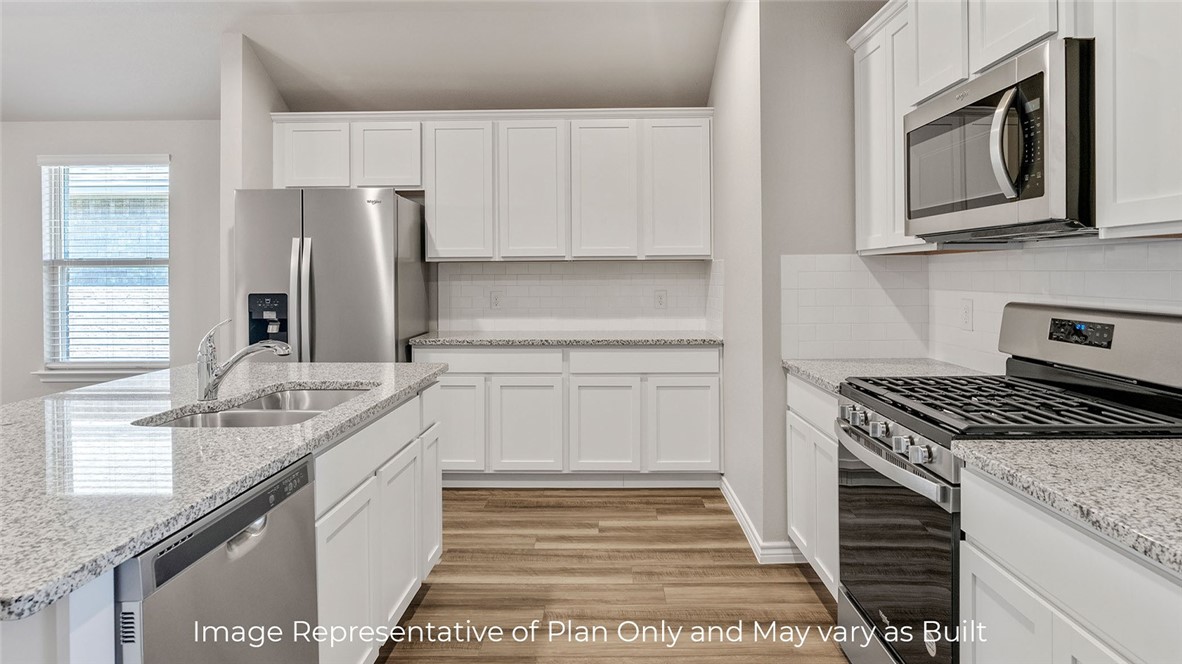 1122 Thames Chase Dr Property Photo 5